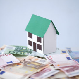 Pignoramento casa: se il creditore è  una banca o  un privato